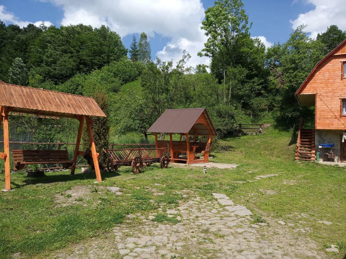 Верховинський Котедж Bukovets Ngoại thất bức ảnh